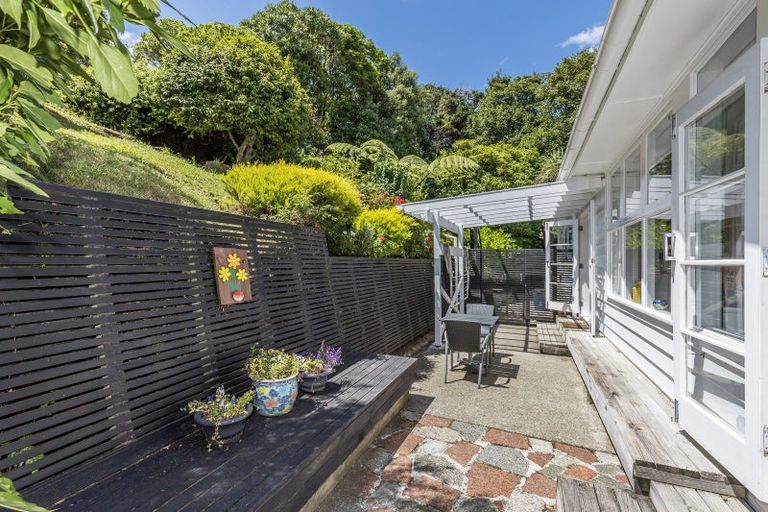 Photo of property in 21 Ngaio Gorge Road, Ngaio, Wellington, 6035
