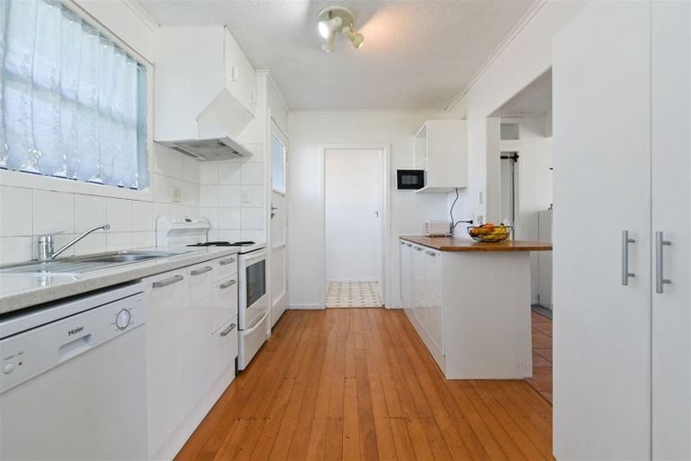 Photo of property in 16 Manapouri Place, Glenview, Hamilton, 3206