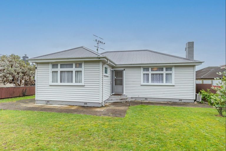 Photo of property in 12 Clark Street, Levin, 5510