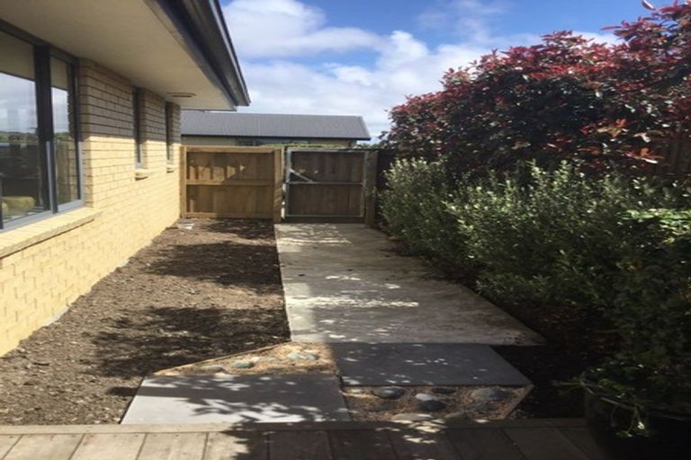Photo of property in 43a Shortland Street, Wainoni, Christchurch, 8061