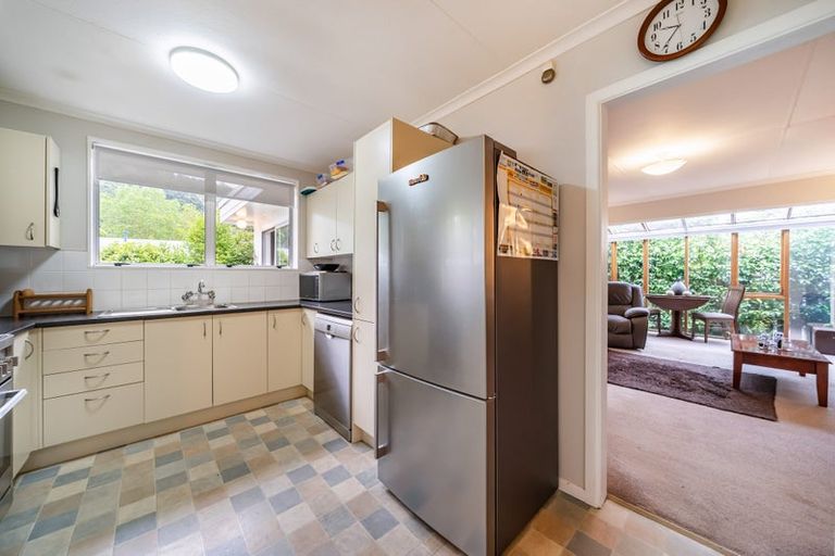 Photo of property in 2/7 Harvard Grove, Totara Park, Upper Hutt, 5018