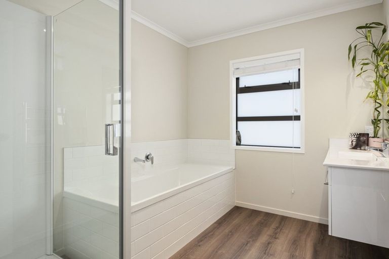 Photo of property in 1 Bill Miller Drive, Papamoa, 3118