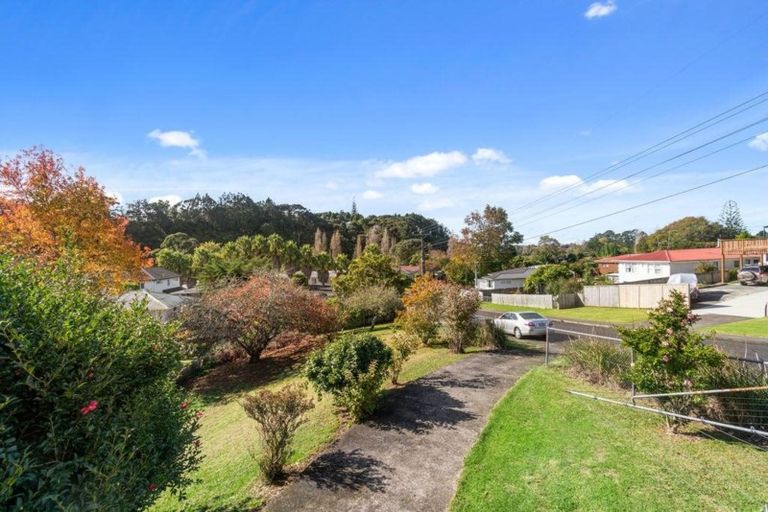 Photo of property in 2 Lowtherhurst Road, Massey, Auckland, 0614