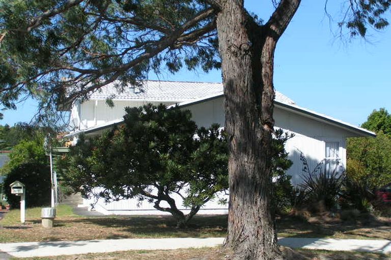 Photo of property in 1/32 Knightsbridge Drive, Forrest Hill, Auckland, 0620