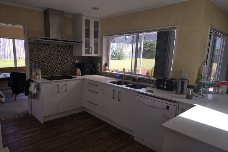 Photo of property in 15 Picasso Drive, West Harbour, Auckland, 0618