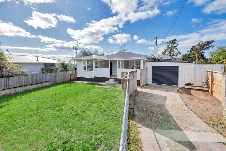 Photo of property in 49a Stanley Road, Glenfield, Auckland, 0629