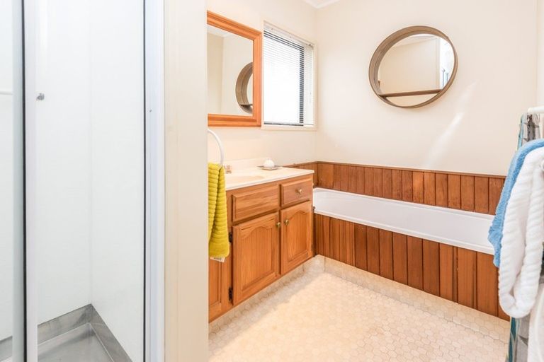 Photo of property in 1/95 Botany Road, Botany Downs, Auckland, 2010