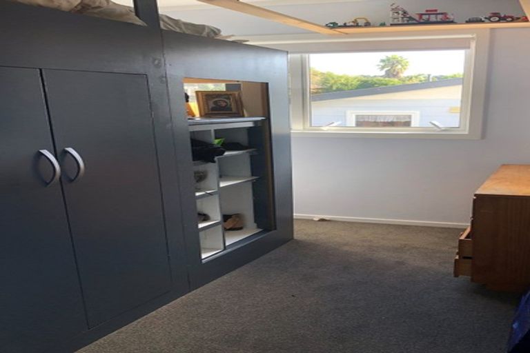 Photo of property in 40 Tamahere Drive, Glenfield, Auckland, 0629