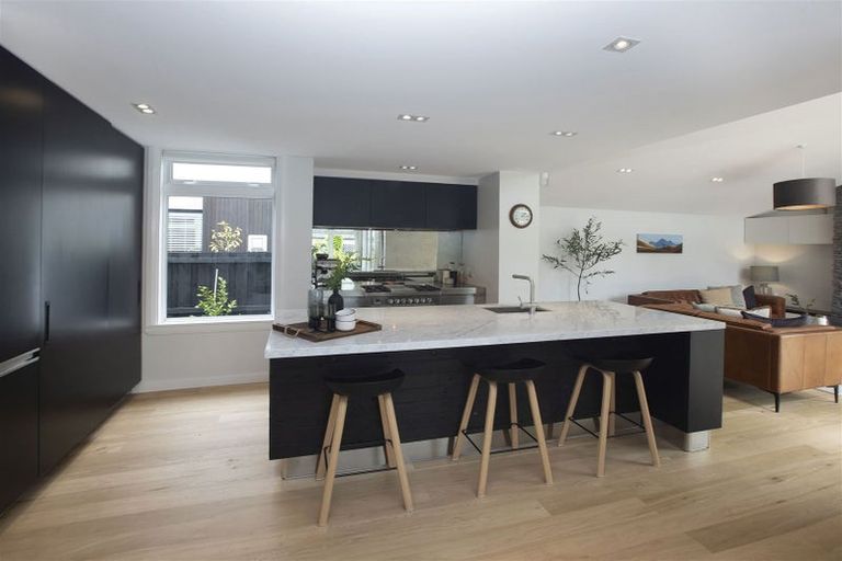 Photo of property in 43 Jacksons Road, Lyttelton, 8082