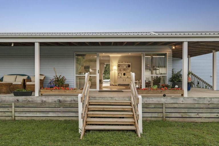 Photo of property in 974 Kahikatea Flat Road, Waitoki, Kaukapakapa, 0871