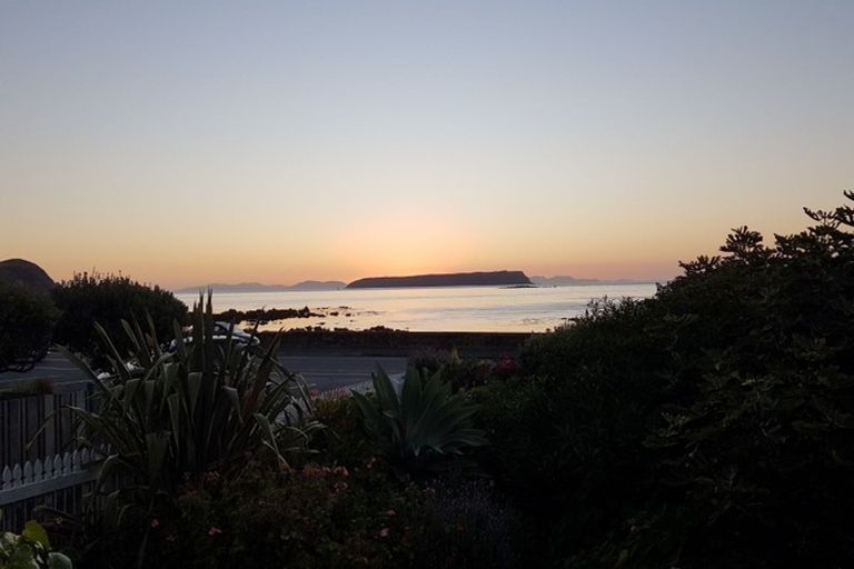 Photo of property in 13 Sunset Parade, Plimmerton, Porirua, 5026