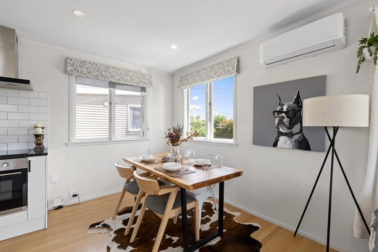 Photo of property in 1/694 East Coast Road, Pinehill, Auckland, 0632