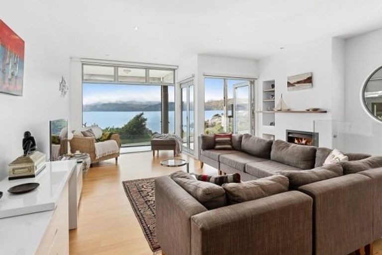 Photo of property in 117 Marine Parade, Seatoun, Wellington, 6022