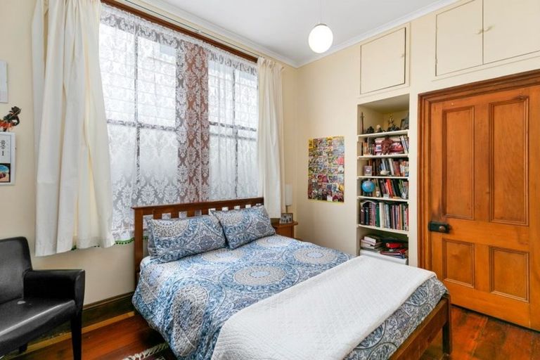 Photo of property in 7 Aorangi Terrace, Thorndon, Wellington, 6011