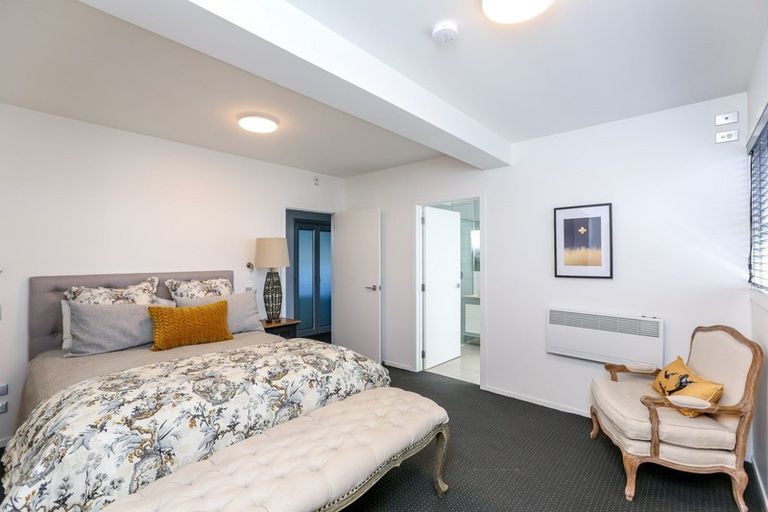 Photo of property in 147a Molesworth Street, New Plymouth, 4312