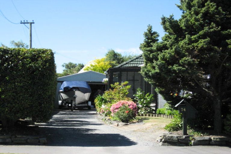 Photo of property in 74 Staveley Street, Avonhead, Christchurch, 8042