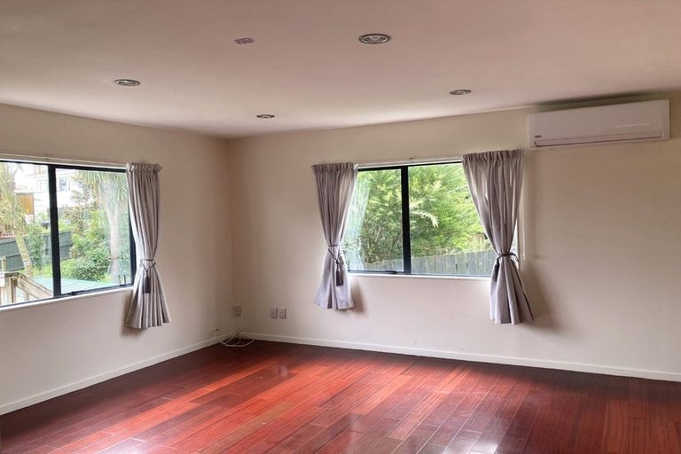 Photo of property in 6a Alma Street, Te Atatu South, Auckland, 0610