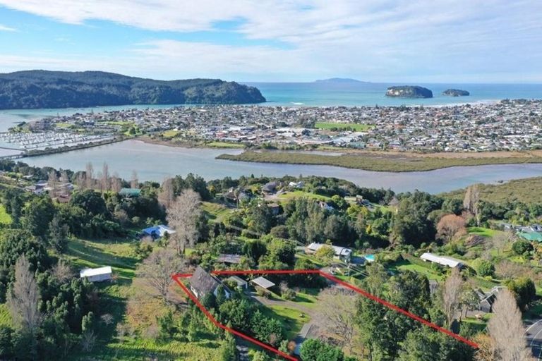 Photo of property in 3 Brenton Place, Whangamata, 3691