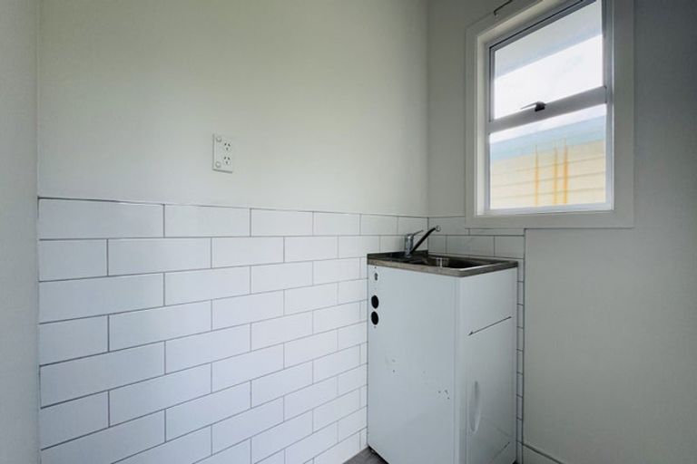 Photo of property in 12 Bittern Place, Henderson, Auckland, 0610
