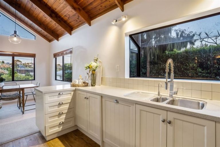 Photo of property in 1/31 Corunna Road, Milford, Auckland, 0620