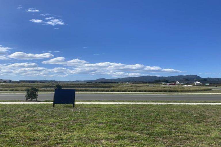 Photo of property in 45 Te Taniwha Road, One Tree Point, 0118