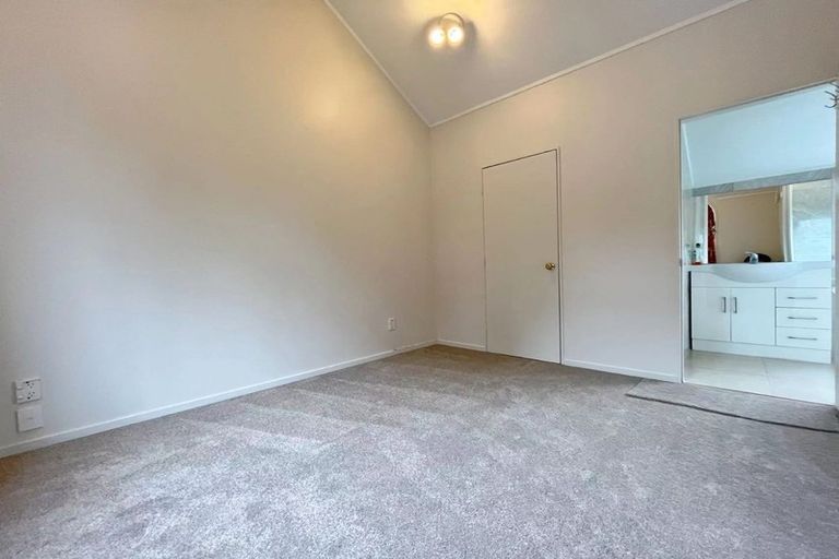 Photo of property in 1/41 Howard Road, Northcote, Auckland, 0627