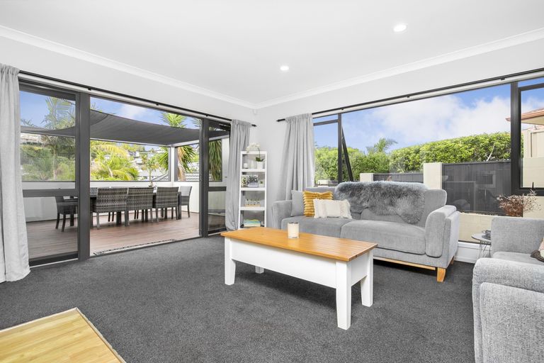 Photo of property in 32 Les Fisher Place, Pukekohe, 2120