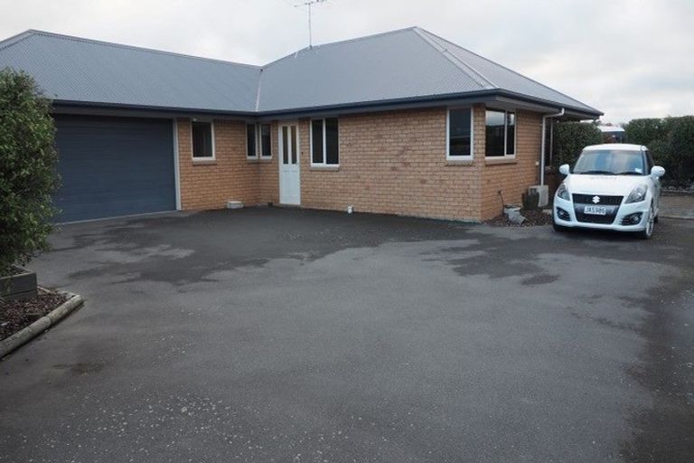 Photo of property in 92a Mcmurdo Street, Tinwald, Ashburton, 7700