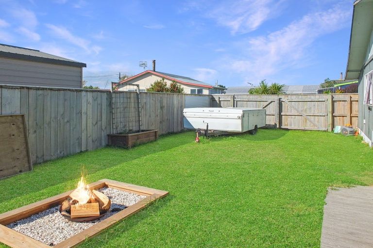 Photo of property in 16a Shortt Street, Foxton Beach, Foxton, 4815