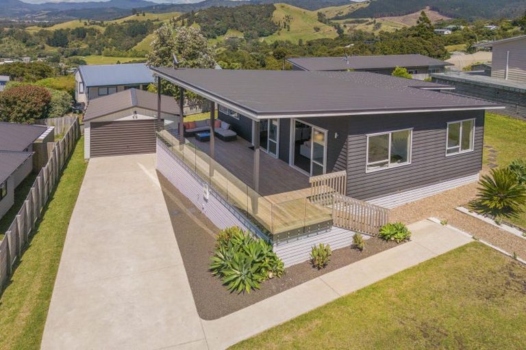 Photo of property in 129 Centennial Drive, Whitianga, 3510