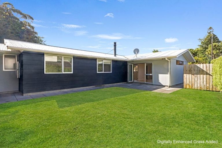 Photo of property in 9 Ambury Place, Merrilands, New Plymouth, 4312