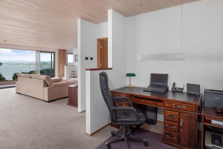 Photo of property in 69 Omokoroa Road, Omokoroa, 3114