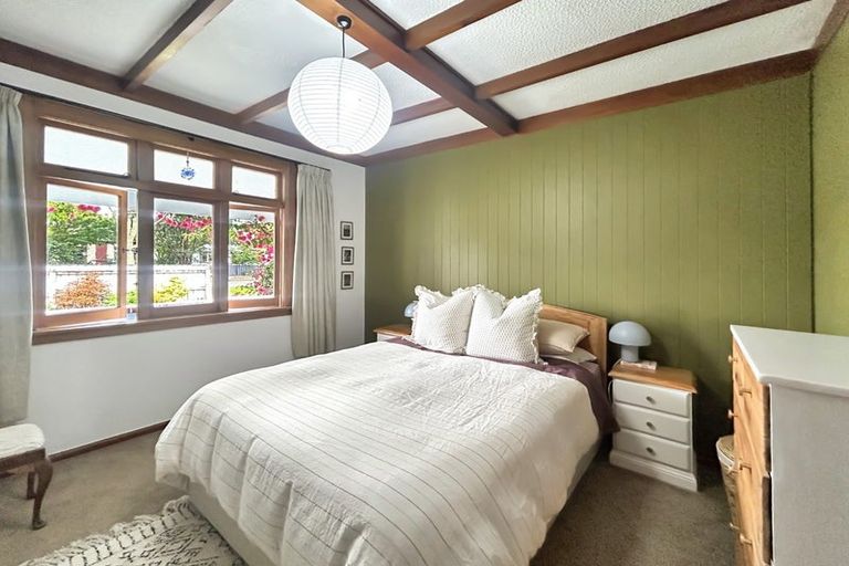 Photo of property in 24 Kingswood Street, Takaro, Palmerston North, 4412