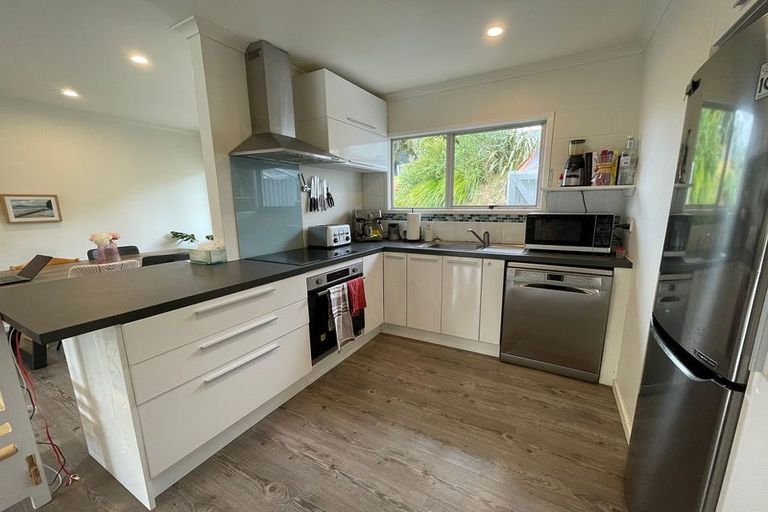 Photo of property in 1/10 Bryers Place, Bayview, Auckland, 0629