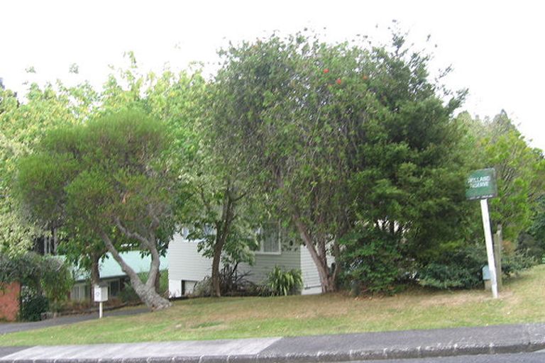 Photo of property in 67 Holland Road, Hillcrest, Auckland, 0627