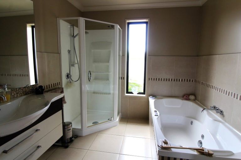 Photo of property in 18 Mauchline Street, Wallacetown, 9816