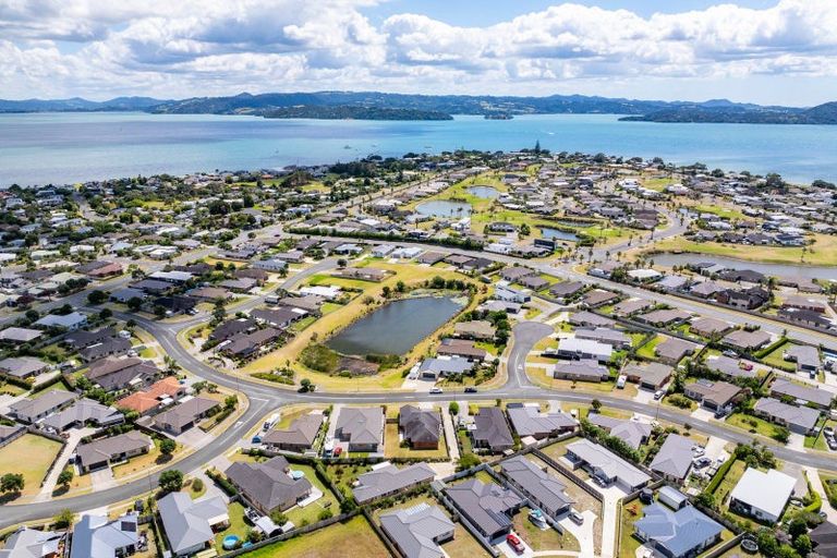 Photo of property in 20 Kowi Lakes Drive, One Tree Point, 0118