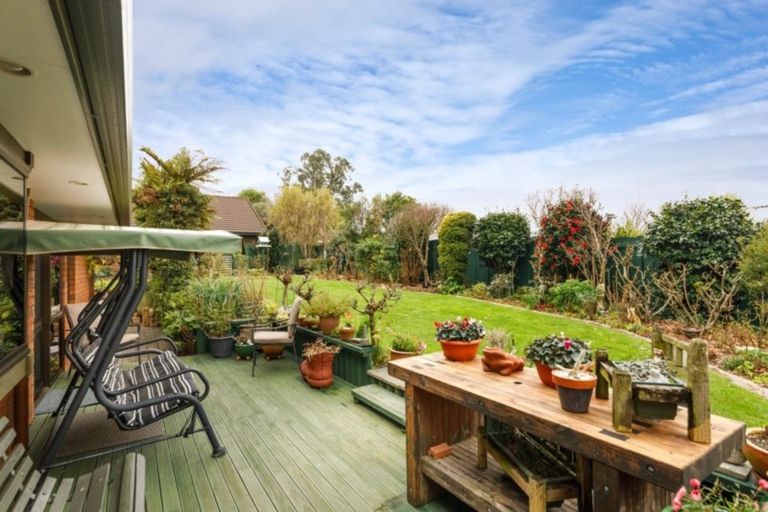 Photo of property in 17 Ashburn Lane, Awapuni, Palmerston North, 4412