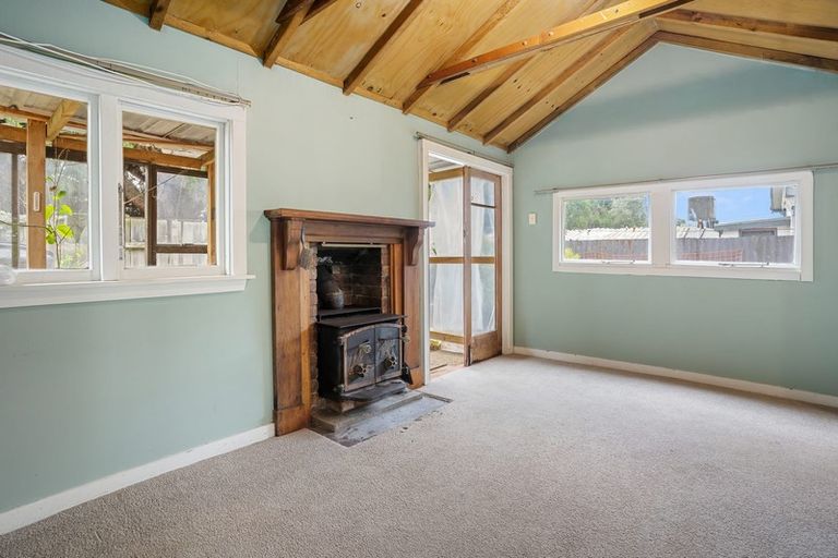 Photo of property in 10 Chamberlain Avenue, Amberley, 7481