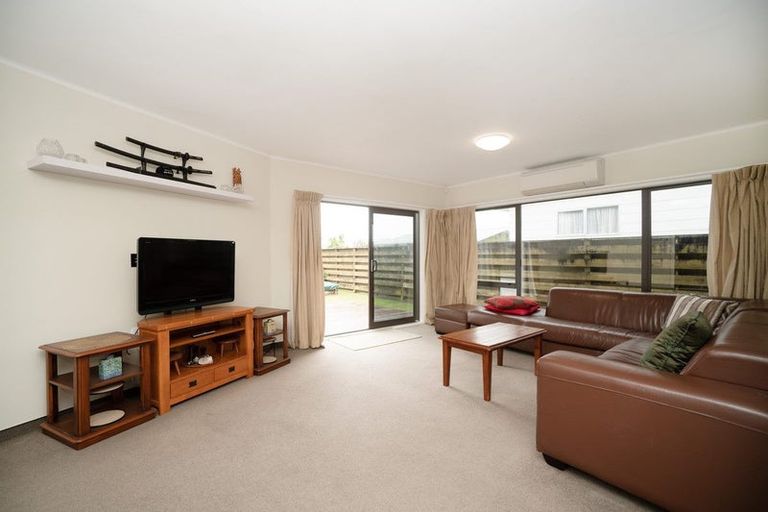 Photo of property in 15 Raglan Avenue, Cloverlea, Palmerston North, 4412