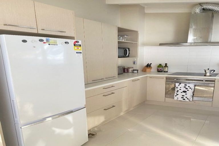 Photo of property in 7 Porter Avenue, Te Atatu South, Auckland, 0610