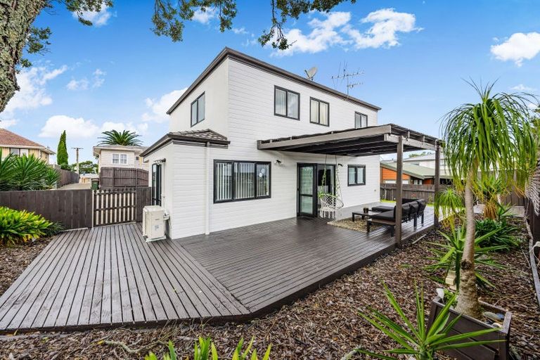 Photo of property in 2/102 Forrest Hill Road, Forrest Hill, Auckland, 0620
