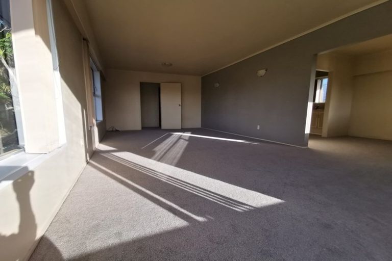 Photo of property in 2/81 Arran Road, Browns Bay, Auckland, 0630