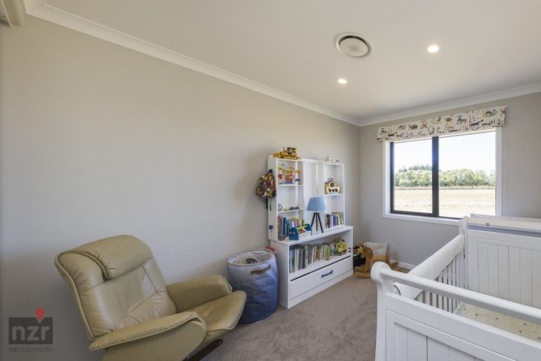 Photo of property in 601 Cemetery Road, Sanson, Palmerston North, 4479