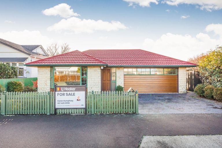 Photo of property in 107 Roy Street, Palmerston North, 4410