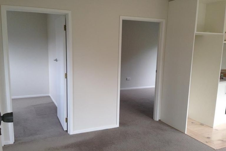 Photo of property in 14 Holdaway Avenue, Northcote, Auckland, 0627