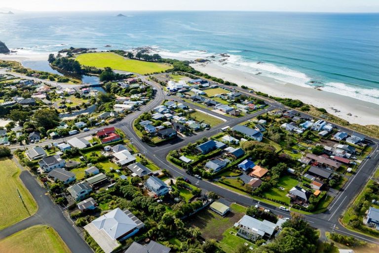 Photo of property in 11 Queen Street, Brighton, Dunedin, 9035