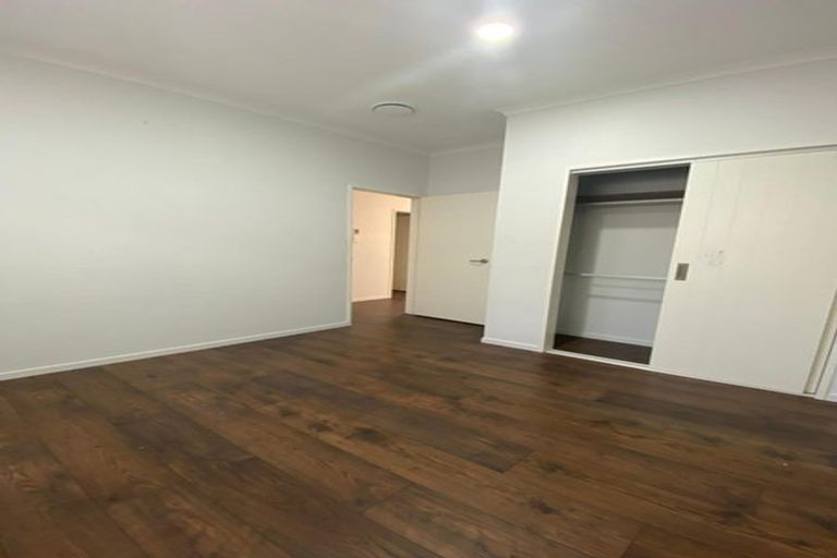 Photo of property in 8 Black Beech Crescent, Takanini, 2110