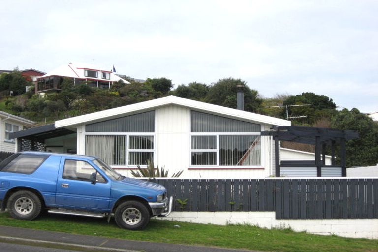 Photo of property in 105 Awanui Street, Merrilands, New Plymouth, 4312