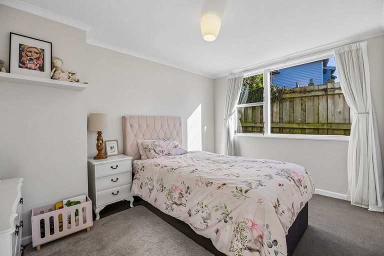 Photo of property in 11 Hazel Avenue, Caversham, Dunedin, 9012
